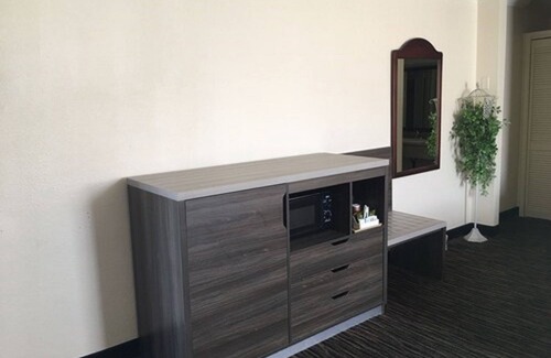 Munras Avenue Hotel | Arbor Inn Monterey