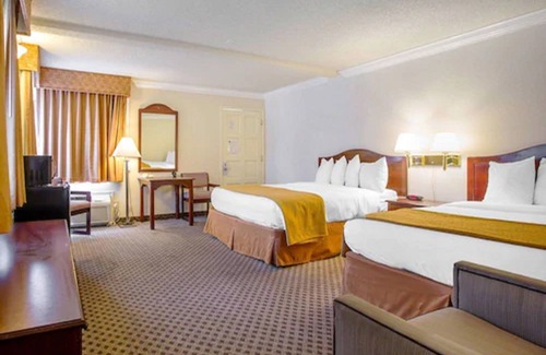 Munras Avenue Hotel | Arbor Inn Monterey