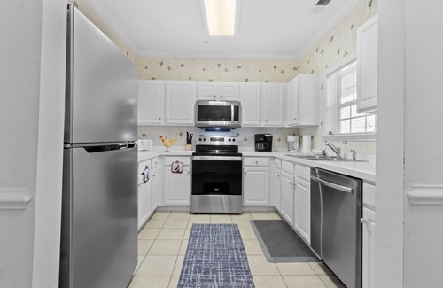 North Myrtle Beach Condominio | Arbor Trace #832 2 Bedroom Condo by RedAwning