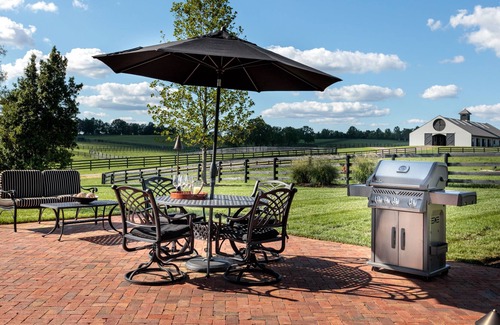 Georgetown Otro | ARCADIA FARM COTTAGE - Luxury Bluegrass Retreat on 384-Acre Gated Horse Farm