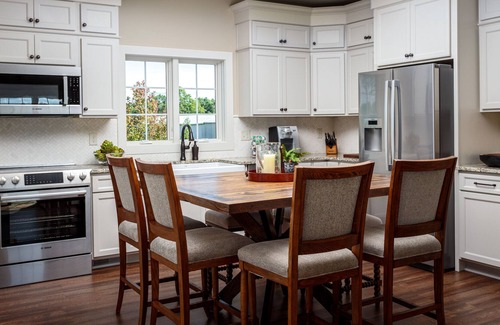 Georgetown Otro | ARCADIA FARM COTTAGE - Luxury Bluegrass Retreat on 384-Acre Gated Horse Farm