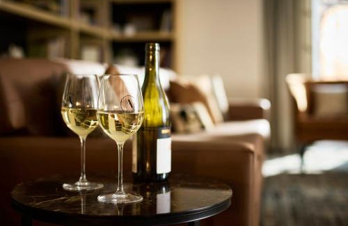 Old Town Alexandria Hotel | Archer Hotel Old Town Alexandria