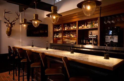 Old Town Alexandria Hotel | Archer Hotel Old Town Alexandria