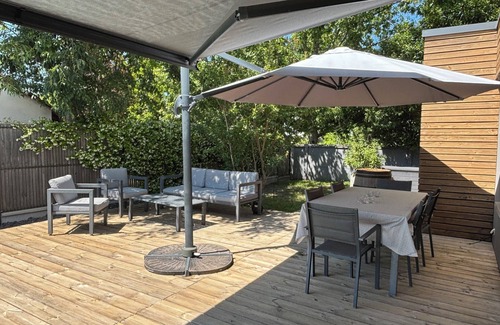 Bordeaux-Lac Casa | Architect-designed house with heated pool and garden, quiet setting,