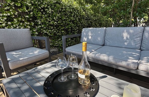 Bordeaux-Lac Casa | Architect-designed house with heated pool and garden, quiet setting,