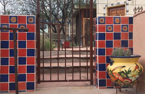 Patagonia Cabaña | Architectural Gem in Patagonia, AZnPrivate 1-bedroom cottage with great views