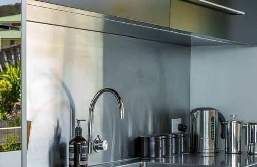 Taroona Casa | Architectural Glass House with Breathtaking Ocean Views