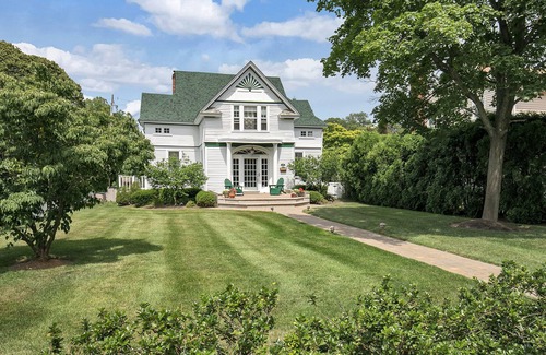 Red Bank Casa | Obra maestra arquitectónica en Red Bank NJ - carácter y encanto. Caminar a la ciudad.