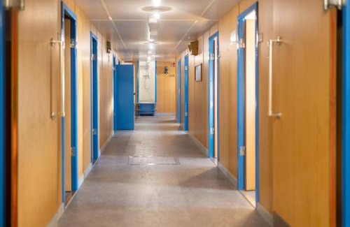 Center Hotel | ARCONA - Übernachten auf dem Wasser - direkt am Bontekai