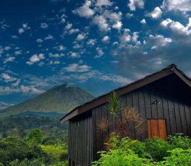 Aguas termales de Arenal Hotel | Arenal Roca Lodge & Bungalows
