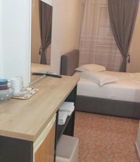 Himare Cama Y Desayuno | Areti Rooms Hotel