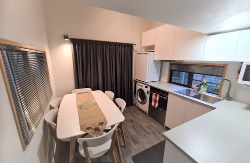 Pukehangi Casa | Arias Farmlet Tiny Home - quiet bungalow with breakfast, spa, animals to feed