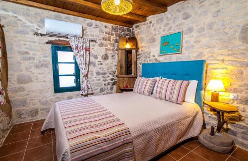 Plouti Casa | ARISTIDIS'S PLOUTI MOIRES
