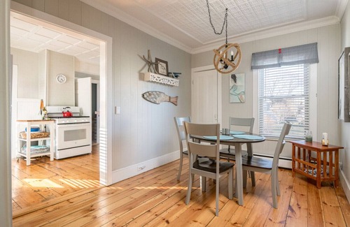Willard Condominio | Ground floor 2 bed condo 1 block to Willard beach!
