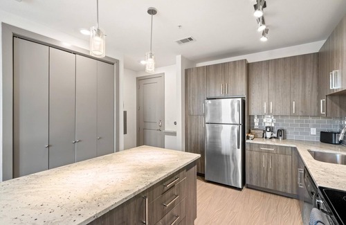 Central Arlington Apartamento | Arlington Classy 2BD 2BA Apartment