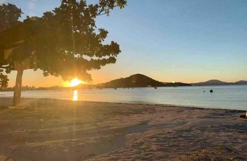 Governador Celso Ramos Casa | Armação da Piedade Casa Pé na Areia Frente Mar Gov Celso Ramos