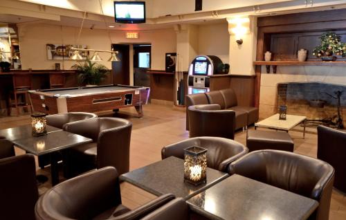 Saint-Laurent Hotel | Armon Plaza Montreal Airport