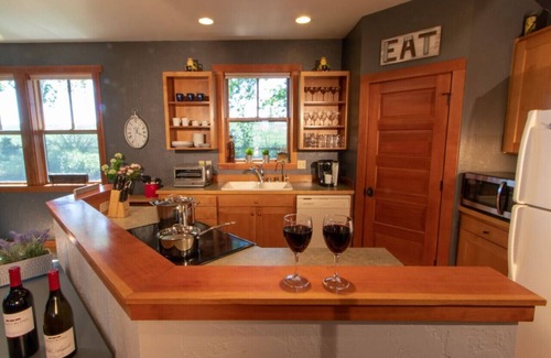 Walla Walla Casa | Armstrong Vineyard Cottage