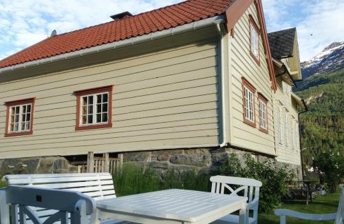Loen Casa | Arnestova - villagehouse in Loen