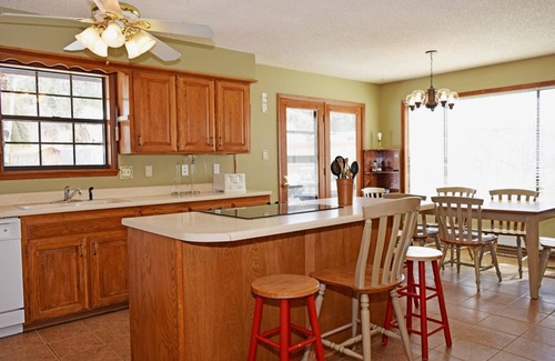 Red River Casa | Gran casa en el río, ideal para reuniones familiares, WIFI, W / D, TV vía satélite