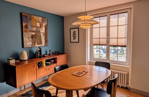 Saint-Pair-sur-Mer Apartamento | Art and Vintage seaside apartment 1 minute walk from the beach 4 people