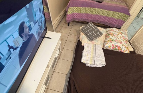 Elmont Apartamento | Art apartment in Elmont New York 5 minutes from JFK very comfortable