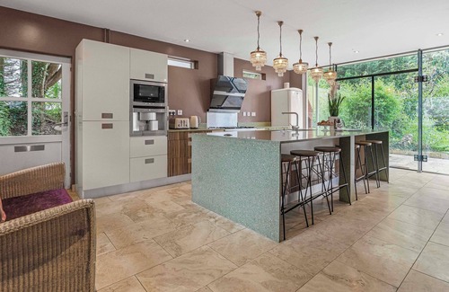 Oxford Villa | Art Décor Villa in Oxfordshire