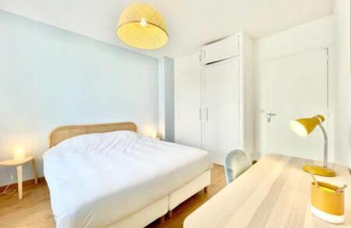 Saint-Nazaire Apartamento | Art Deco I Center I High-Speed Wi-Fi I Bright
