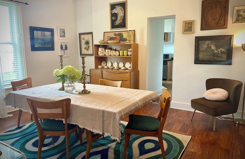German Village Casa | Art filled German Village House. Double lot fenced in yard with 2 car garage