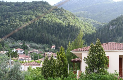 Mystras Apartamento | Art Flowers and Culture