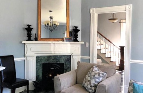 Orange Casa | Art House on Main