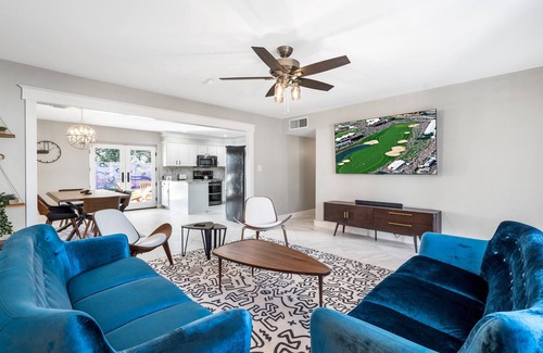 Cox Heights Casa | Art Lovers' Retreat |Pool-Golf-Minutes to Old Town