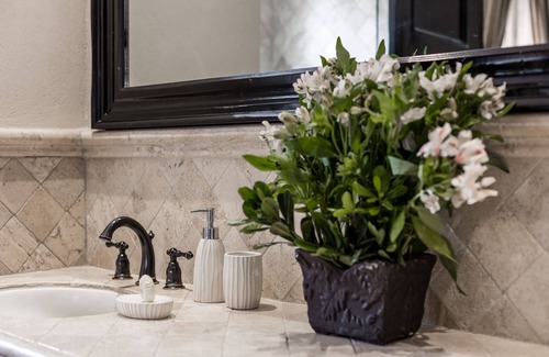 Zona Centro Hotel | Artesana – Privately Owned Rosewood Residence