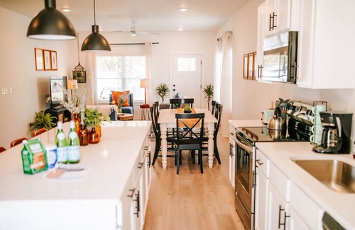 Athens Apartamento | Artist Retreat - Near Downtown, Stadium, Campus