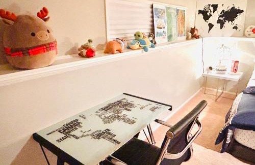 North Glenmore Casa | Artistic and stylish english charm backyard private guest house with master bedroom and living room