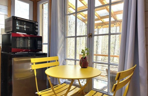 Pittsboro Casa | Artistic Nature Retreat w/Private Patio 1370