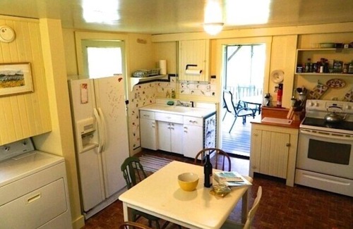 Northport Casa | Arts & Crafts Cottage In Picturesque Bayside, Maine