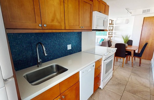 Waikiki Condominio | Artsy 32nd Floor Condo with Modern Furnishings & Gorgeous Ocean Views by Koko Resort Vacation Rentals