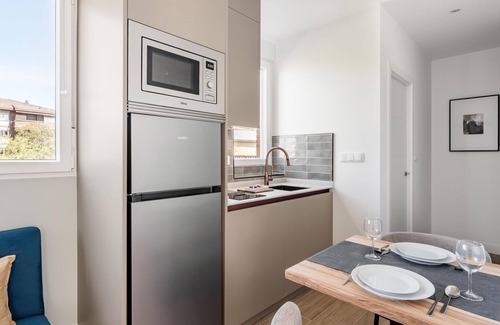 Ciudad Lineal Apartamento | Arturo Soria Stays by Charming VI - recién renovado con Parking