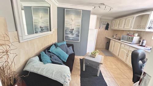 Greater Johannesburg Metropolitan Area Apartamento | Artzys private Flatlet 1km to Olivedale Clinic