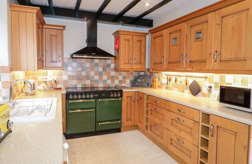 Gwynedd- Snowdonia Cabaña | ARWEL, pet friendly, character holiday cottage in Betws-Y-Coed