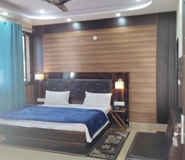 Lansdowne Casa | Arya Mansion