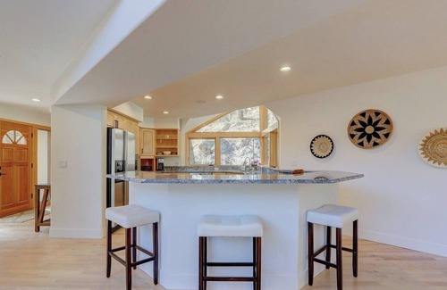 Boulder Casa | As Seen On TV: Boulder Mountain Retreat - 6 Bedroom, Walkable to Pearl, 2 acres