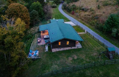 Mount Nebo Casa | Ascension Cabin - hot tub, fire pit, babbling brook