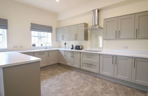 Felton Cabaña | ASCOT COTTAGE, pet friendly, luxury holiday cottage in West Felton