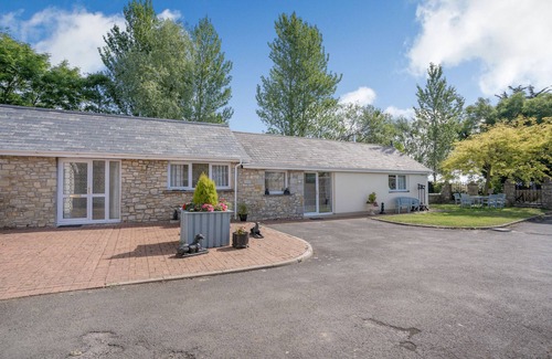 Vale of Glamorgan Cabaña | Ash Cottage, LLANTWIT MAYOR