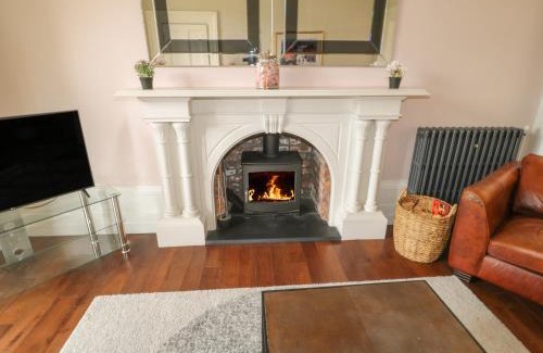 Holmbridge Casa | Ash Villa