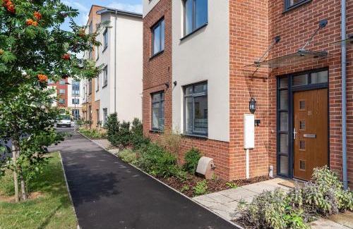 Bletchley Casa | Ashland House