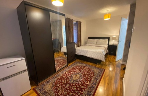 Milton Keynes Casa | Ashmina Guest House