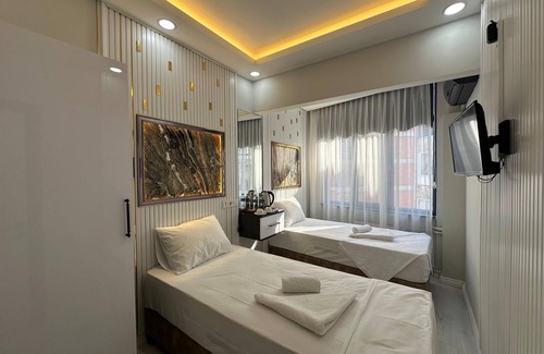 Fatih Cama Y Desayuno | ASIL KOSOVA HOTEL